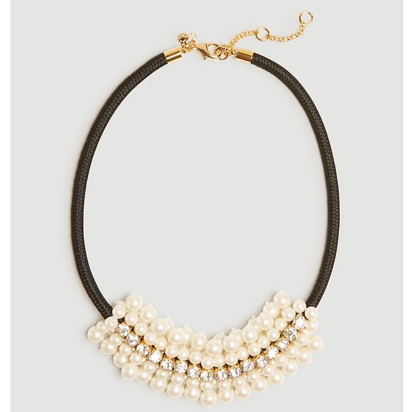 Ann Taylor Jewelry - ANN TAYLOR NWT Pearlized Cluster Necklace